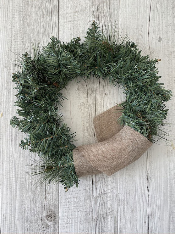Read more about the article A Step-by-Step Guide on How To Make Your Own Welcome Wreath